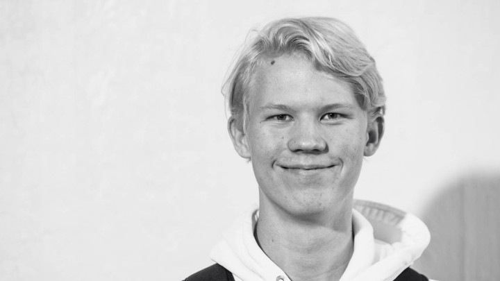 Nuori opiskelijapoika