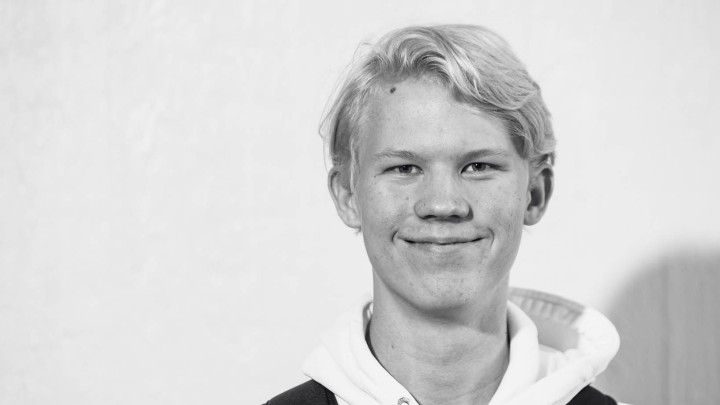 Nuori opiskelijapoika