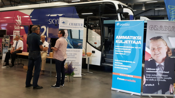 Kuva linja-autosta BUS 2019 -messuilla.