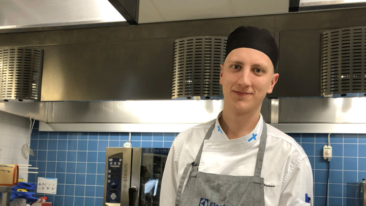 Valtteri Paltamaa hymyilee kuvassa.