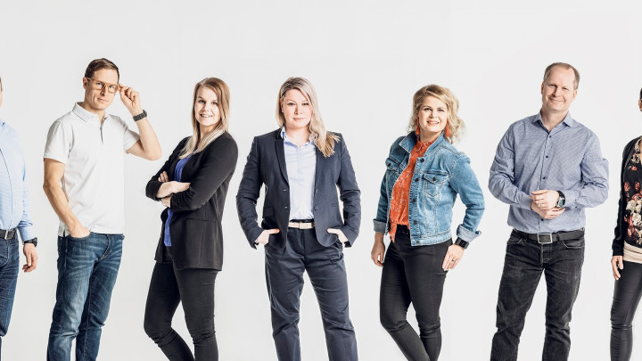 Kuvassa Yritystehtaan tiimi: Marko Sorri, Roope Pietilä, Iiris Asunmaa, Kati Rauhaniemi, Henna Kautto, Pasi Teräväinen ja Paula Ylipulli.