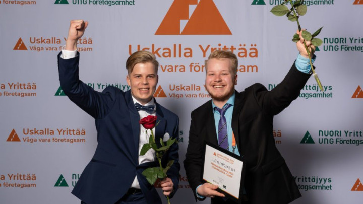 Kuvassa palkitut Löylypojat NY